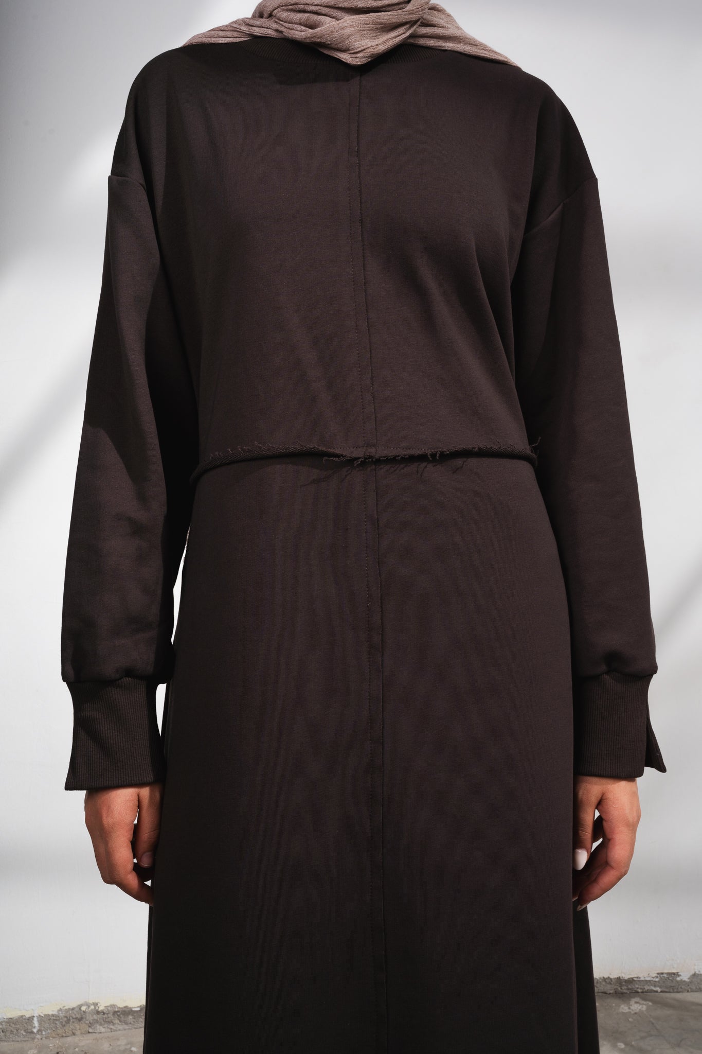 Seamline dress in brown