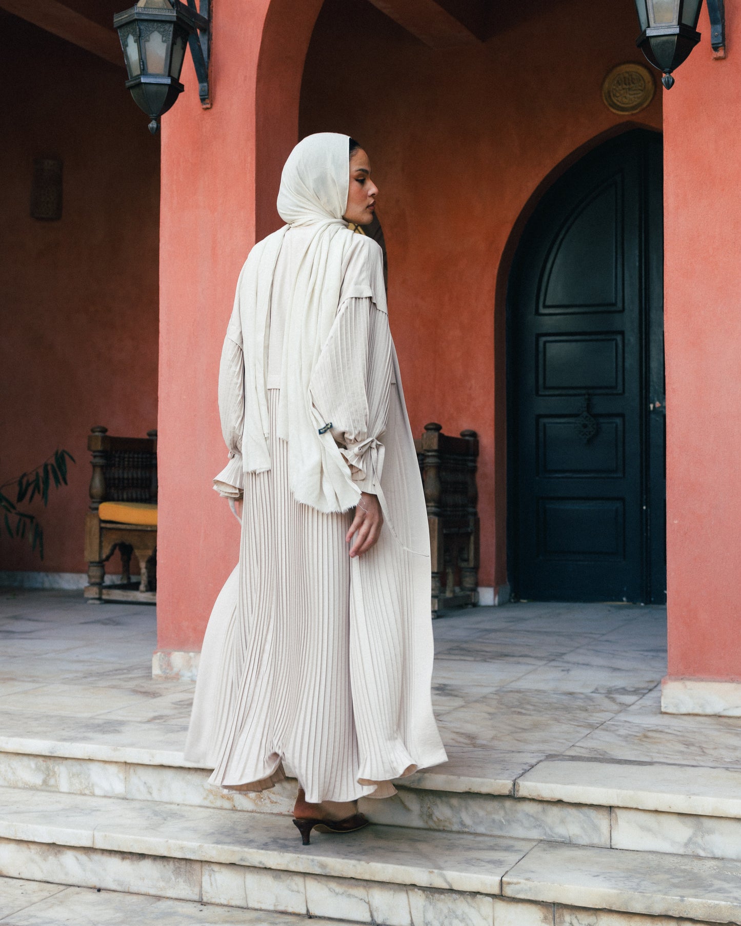 Soft pleated cardigan (beige)