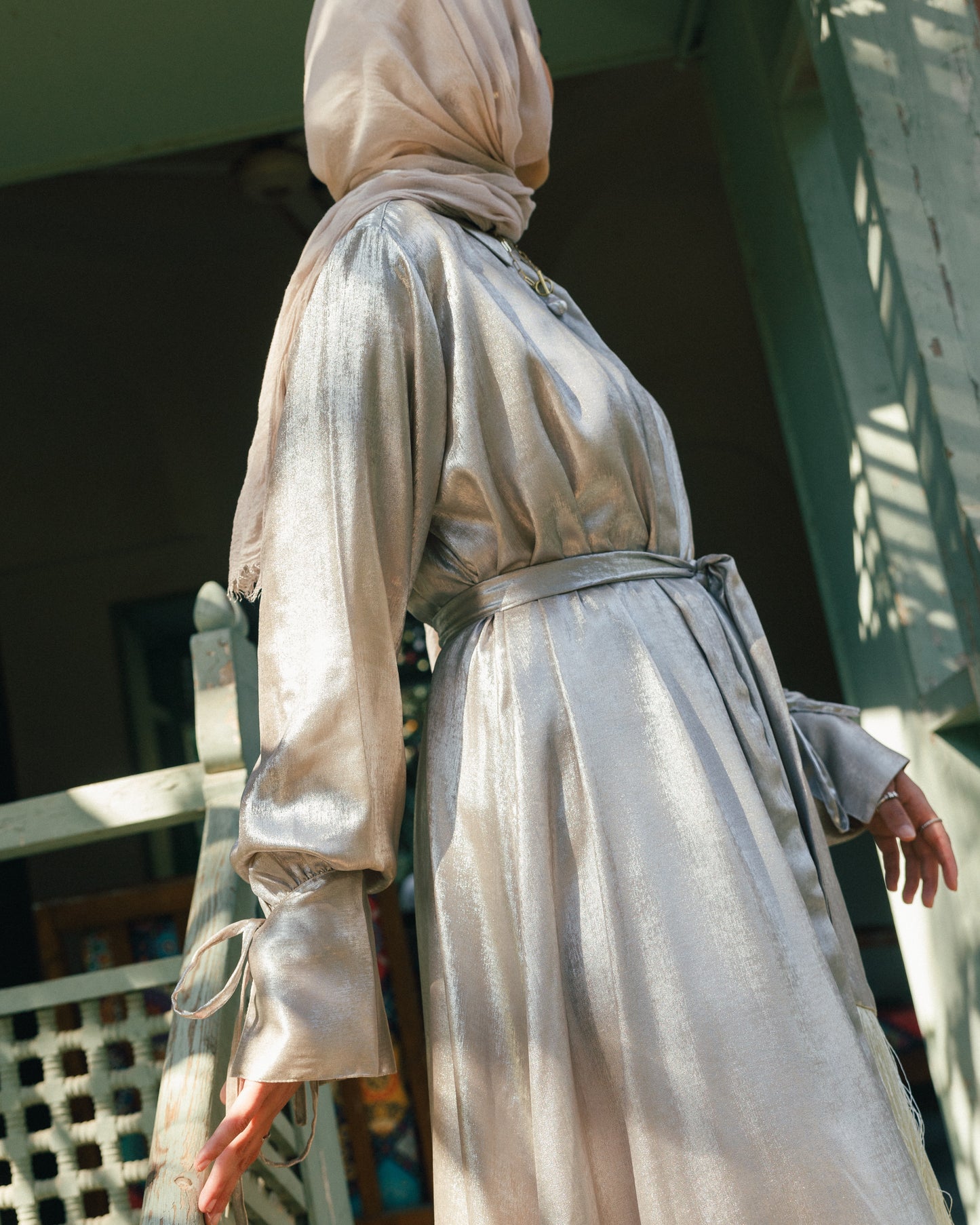 Shimmering shirt dress (Gold)