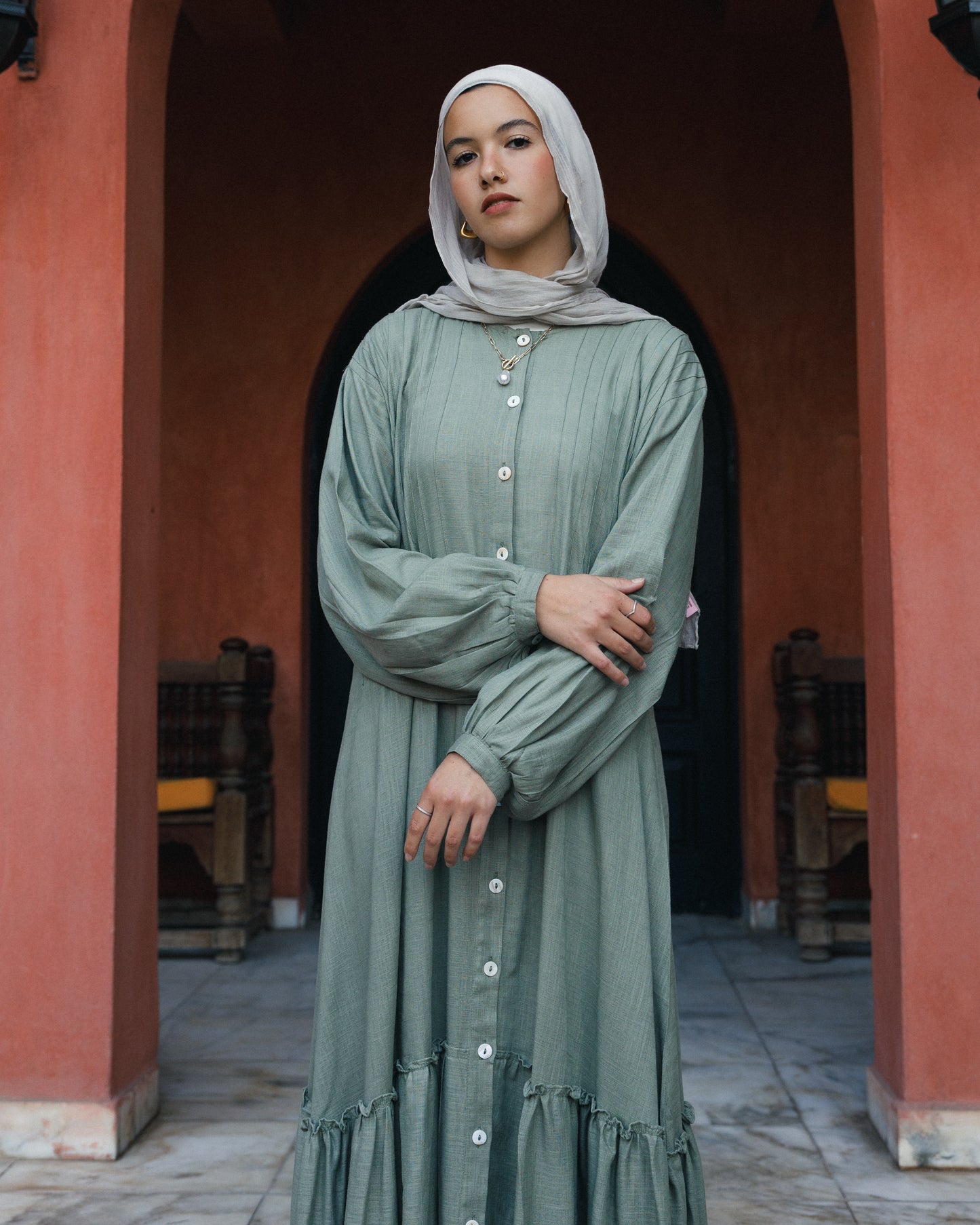 Ruffled linen dress (olive)