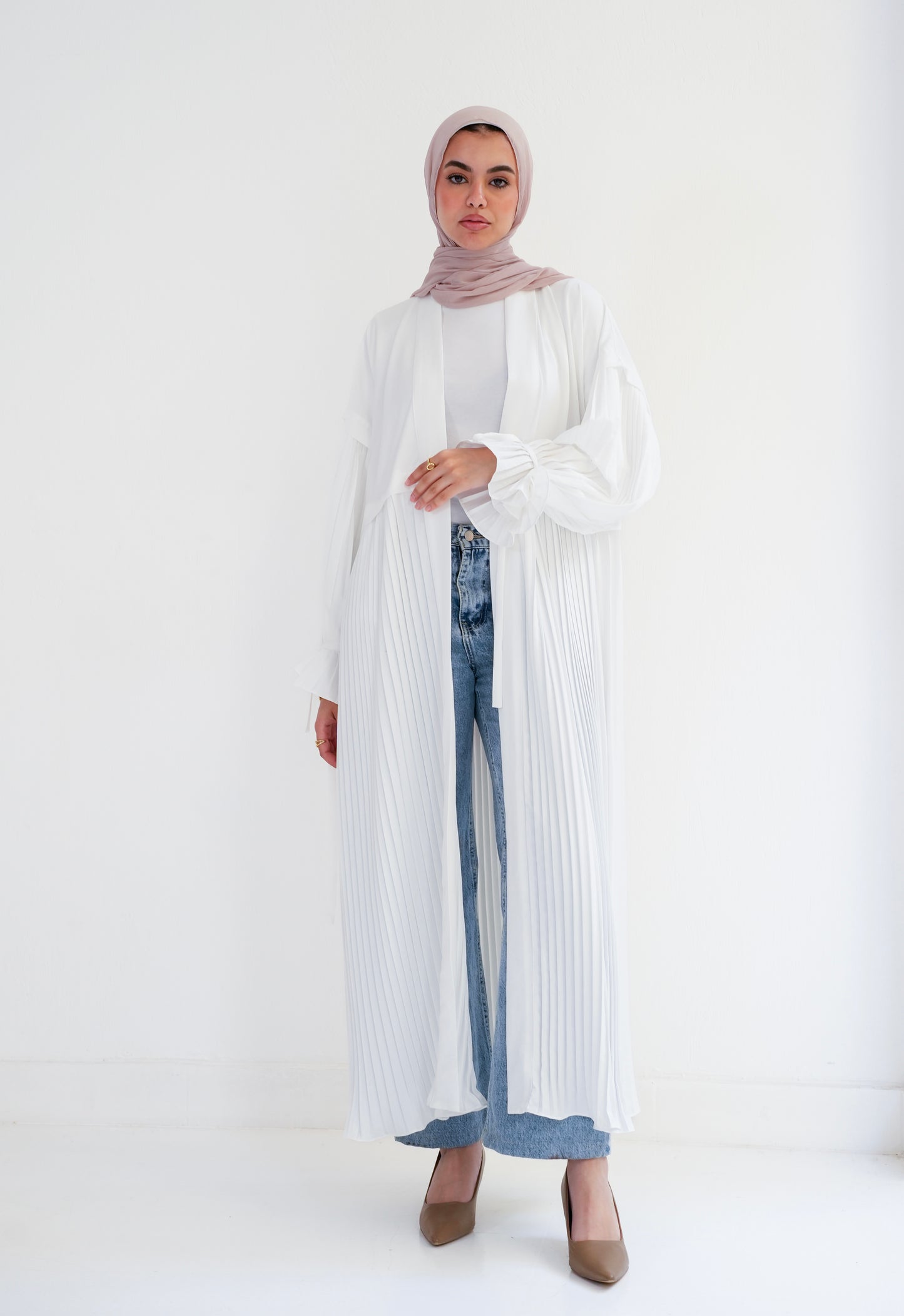 Soft pleated cardigan( white)