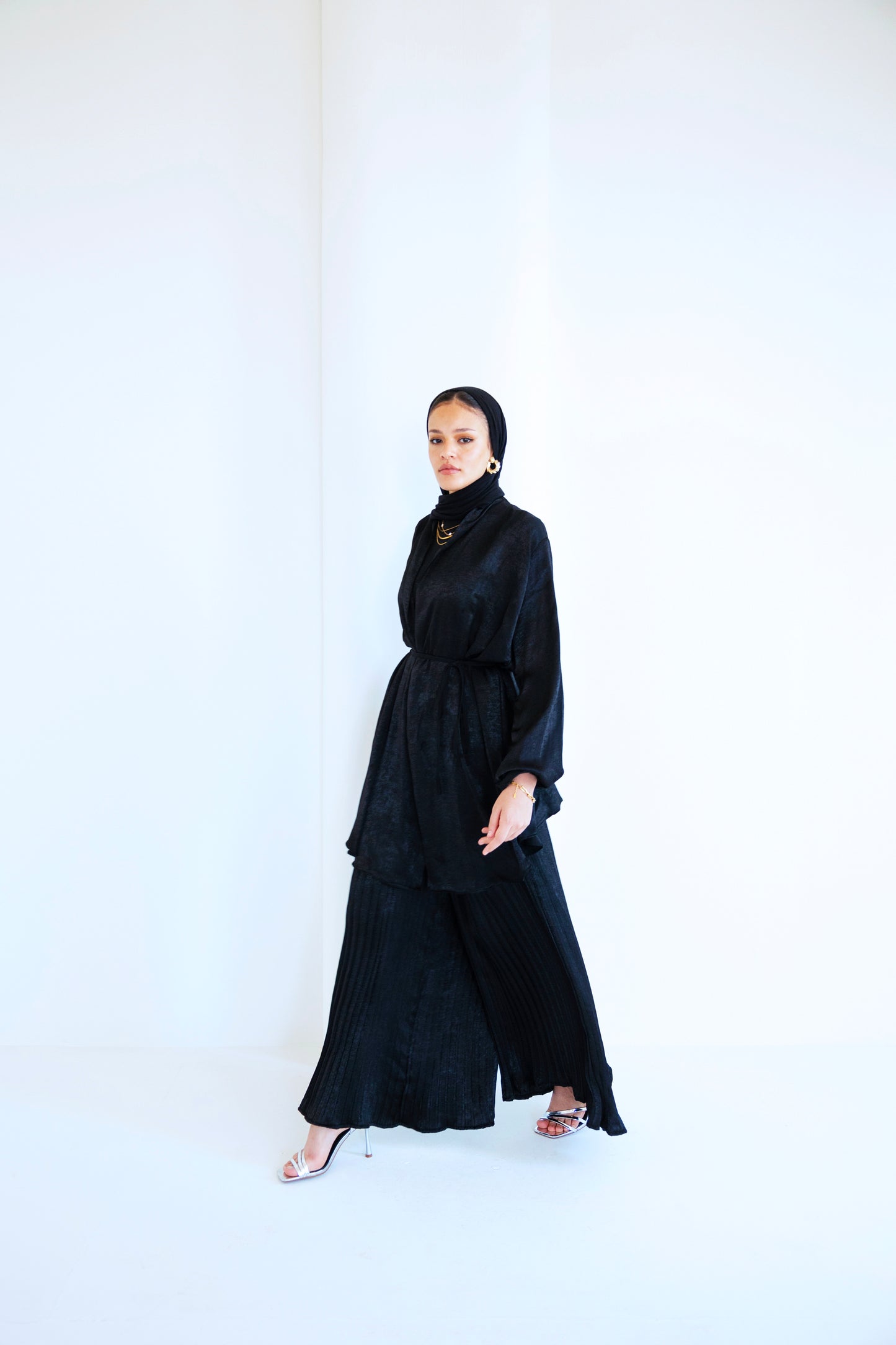 Pleated shimmer set (black )