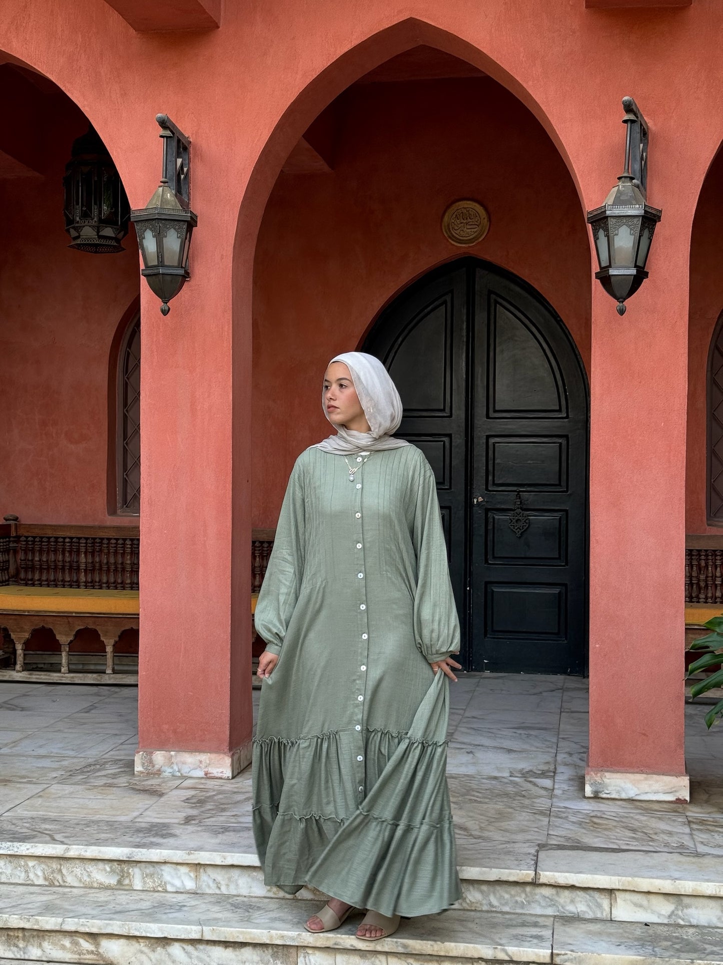 Ruffled linen dress (olive)