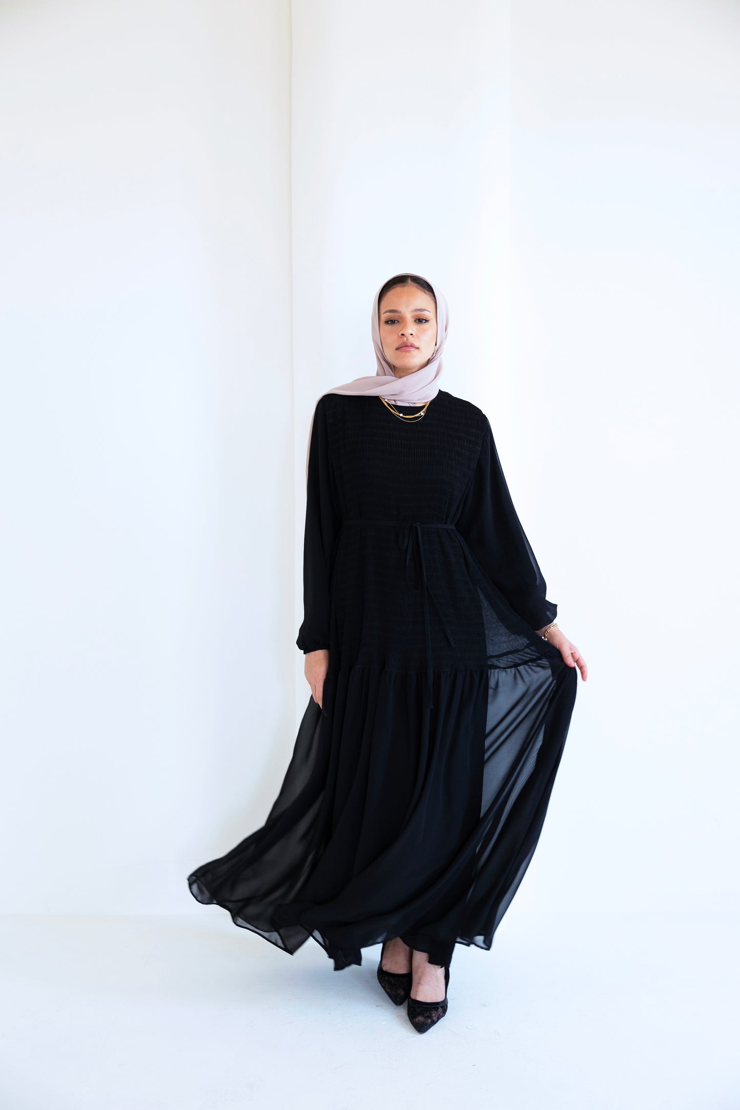 Flowy pleated dress (black)