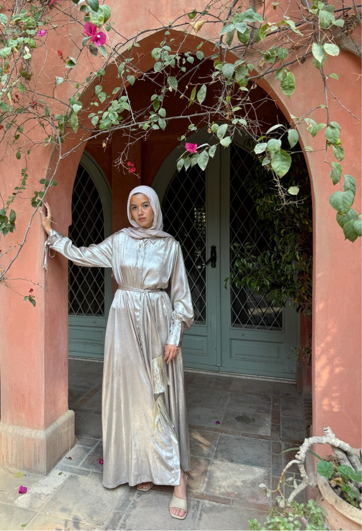 Shimmering shirt dress (Gold)