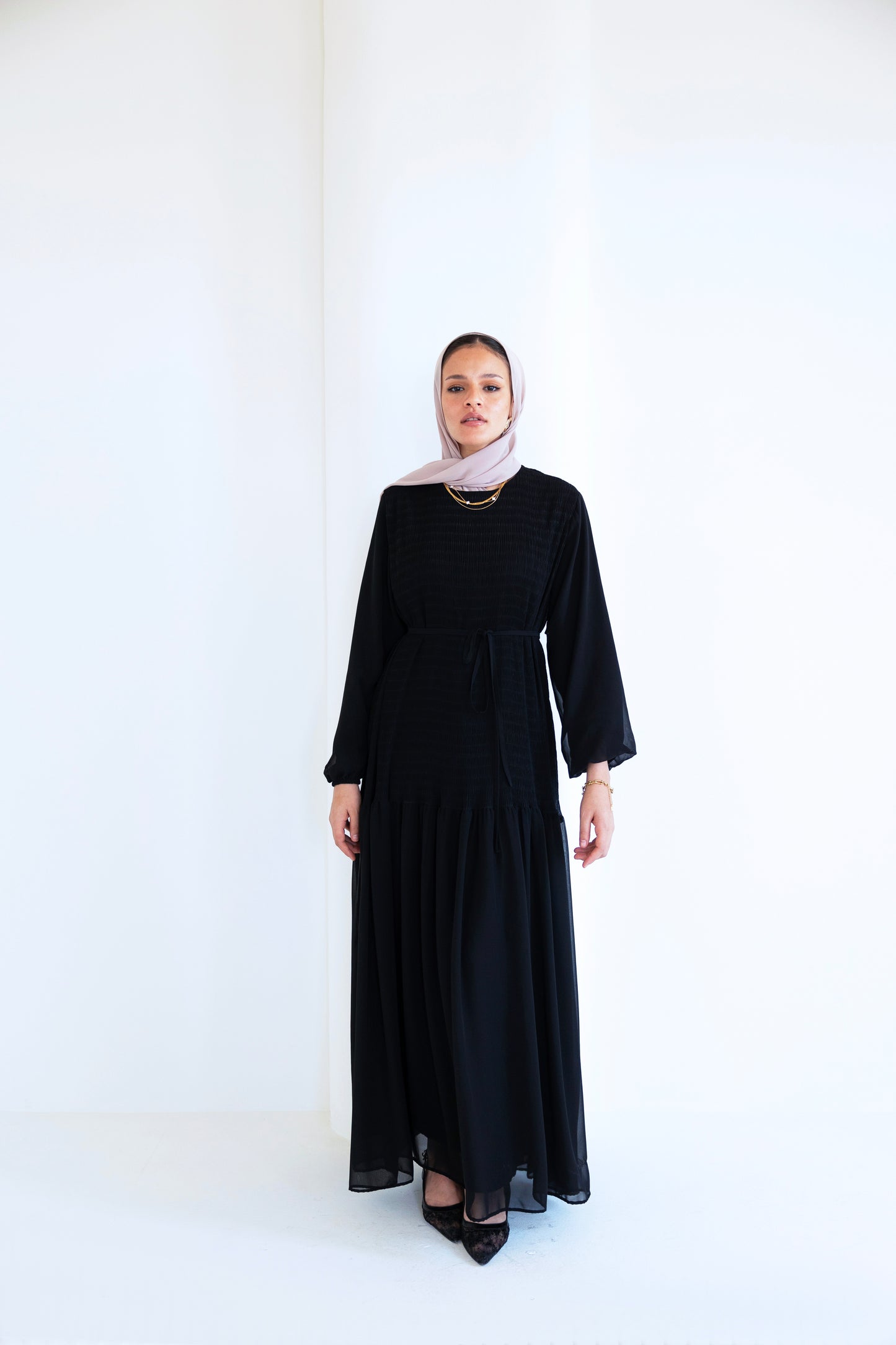 Flowy pleated dress (black)