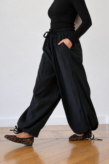 Flowy ballon pants-Black