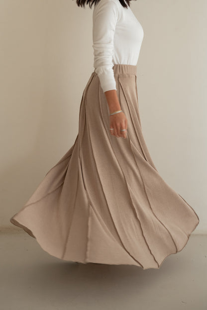 Stitched knit skirt-beige