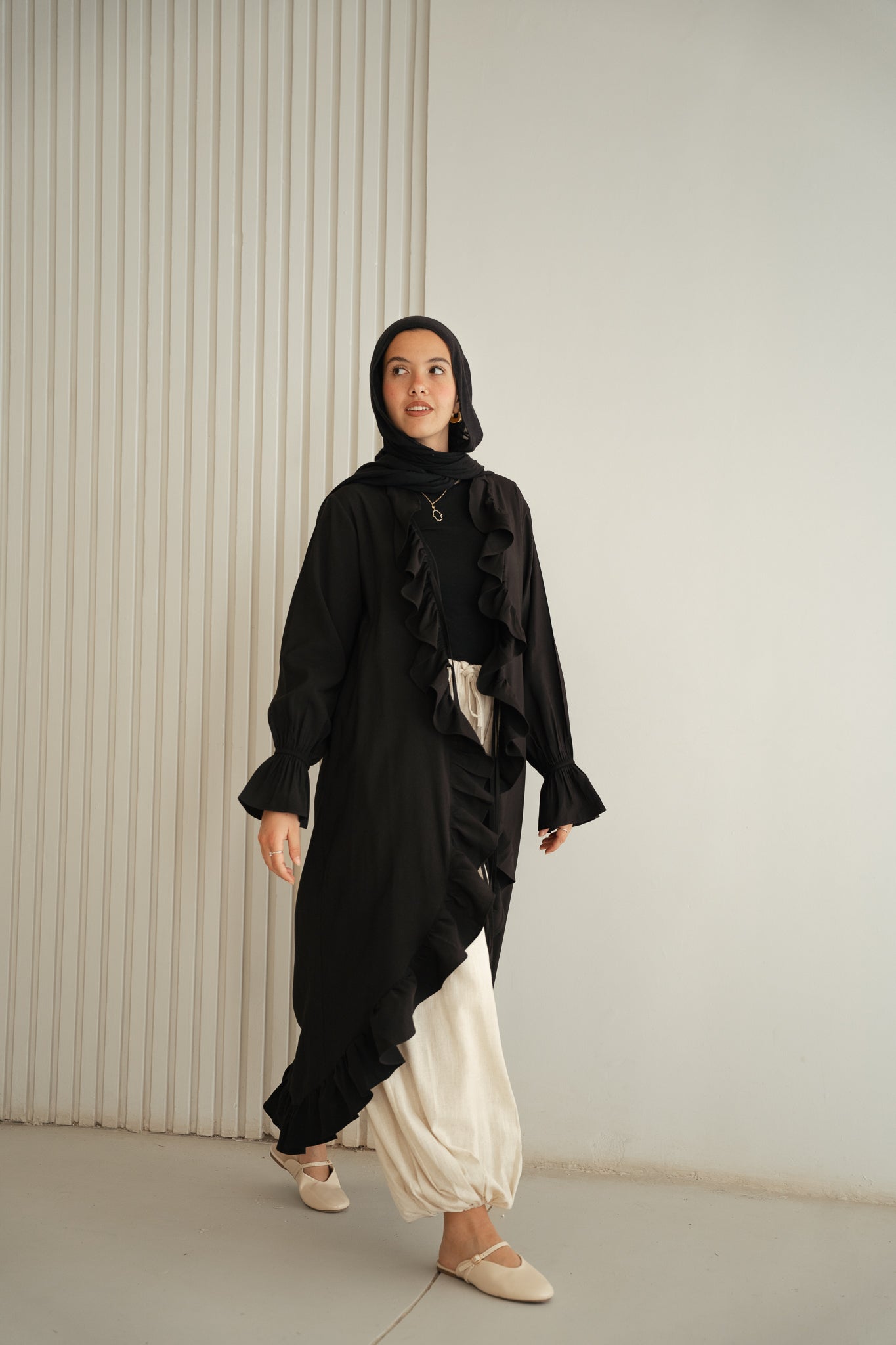 Soft Ruffle Cardigan-Black