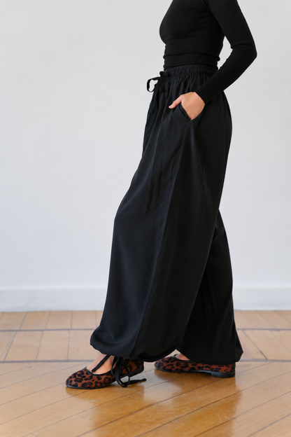 Flowy ballon pants-Black