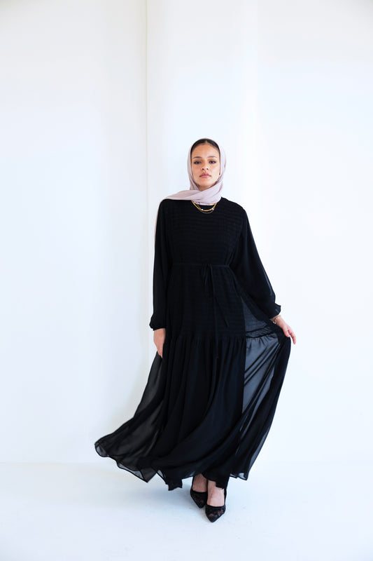 Flowy pleated dress (black)