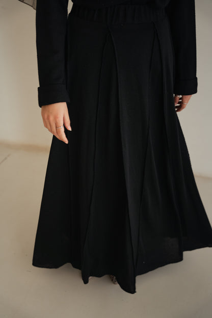 Stitched Knit Skirt-Black